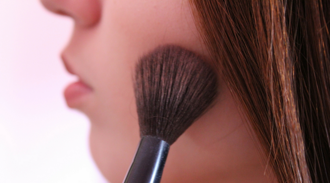 Makeup companies change their ingredients often but the wrong makeup could be making your skin breakout. Look for the right makeup for your skin type.
